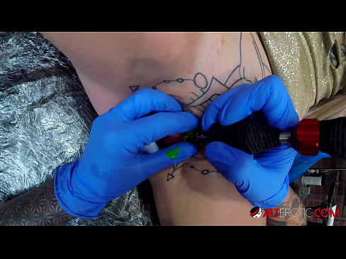❤️ Äärimmäisen tatuoitu hottie Sully Savage sai tatuoinnin klitorikseen ❤❌ Laadukas porno at fi.pornolemon.ru